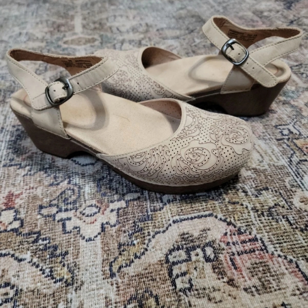 Dansko tan rose embossed clogs 38